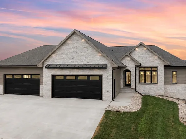 2505 S Meadowview Ave, Sioux Falls, SD 57110