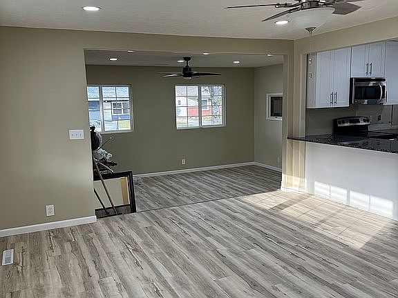 3rd image of 940 N 56th St