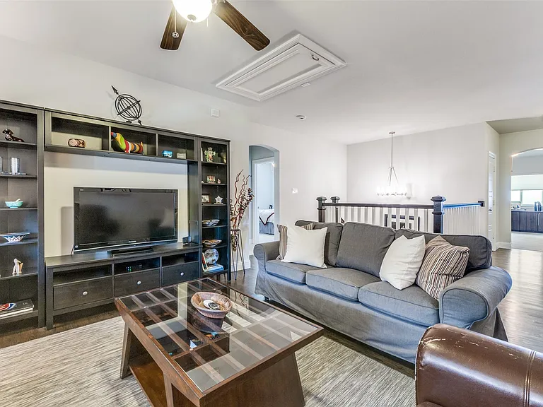 4008 N Cresthaven Rd — Photo 23