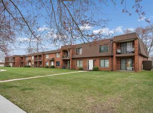 5703 Golden Ct NE APT 42, Cedar Rapids, IA