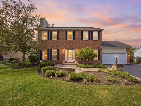 452 Spring Ridge Dr, Crystal Lake, IL 60012