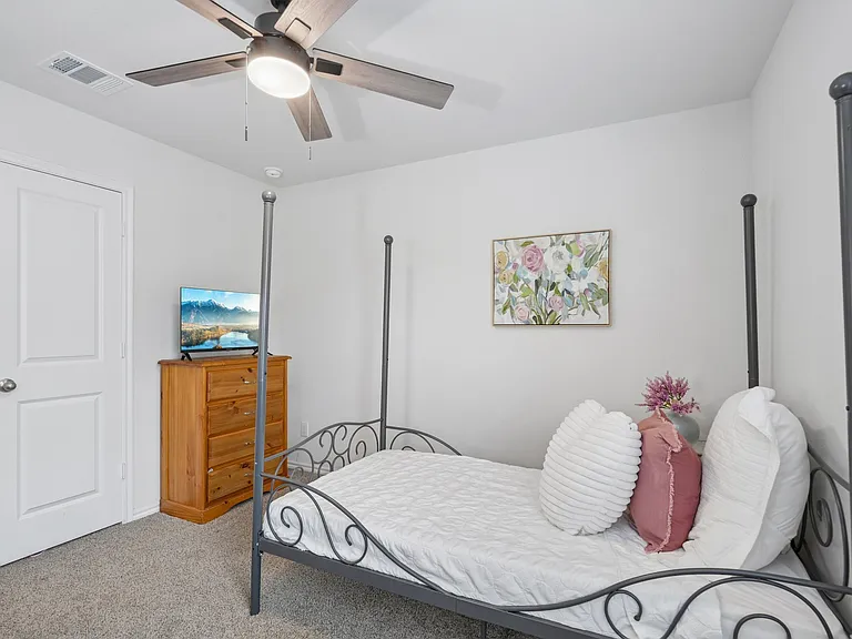 3924 Pinebluff Ln — Photo 15