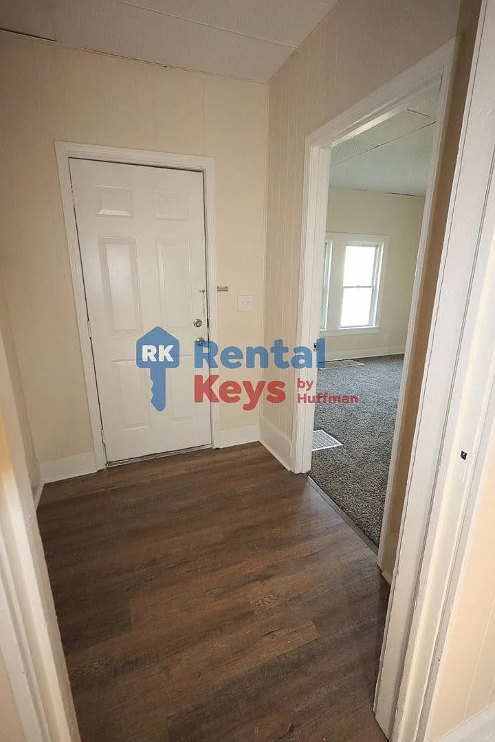 Three Bedroom House | Detached Garage — Photo 4
