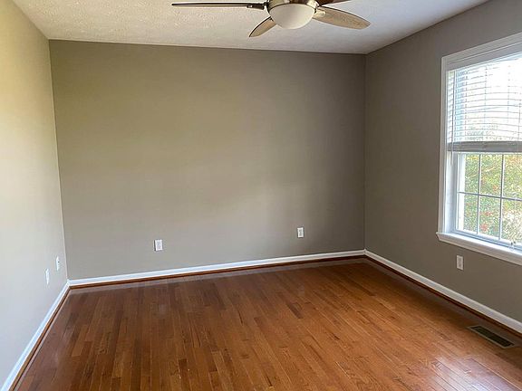 4th image of 3151 Deerhaven Dr S