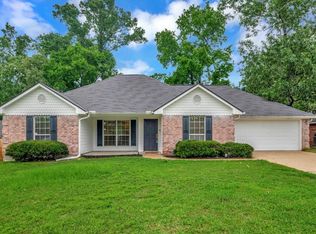 906 Abby Rd, Lufkin, TX 75904