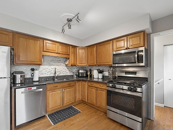 2nd image of 306 Juniper Rd