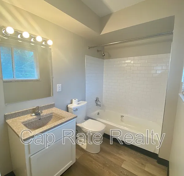 26 S Hampton Rd #C — Photo 16