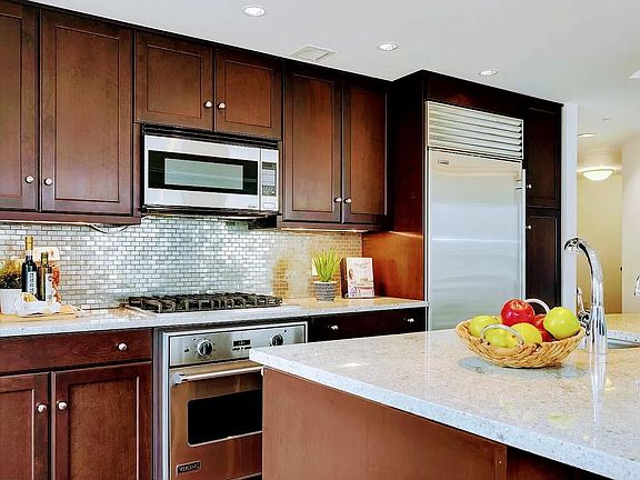 5th image of 1111 19th St N APT 2107