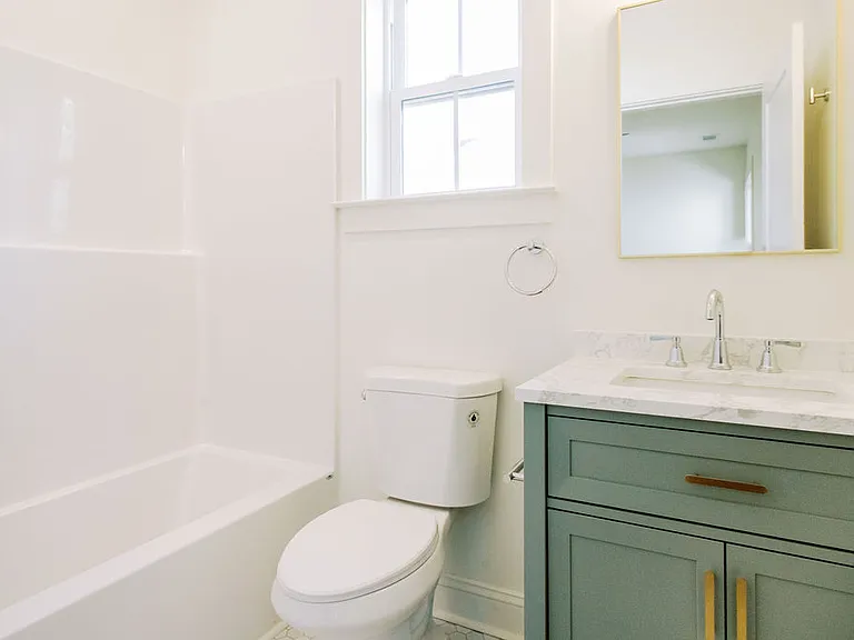 834 E Anderson St #B — Photo 13
