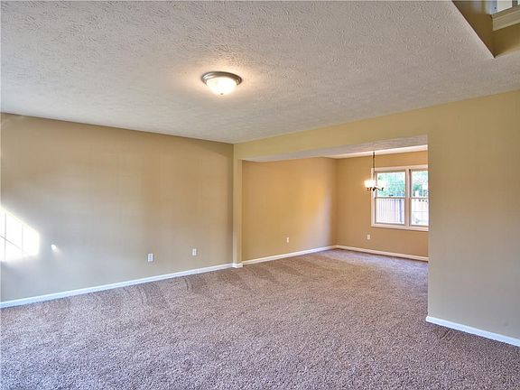3rd image of 5463 Deer Creek Ave