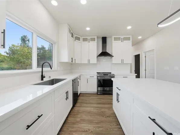 1379A Manu Aloha St #B, Kailua, HI 96734