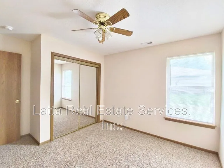 715 W 26th St #B — Photo 12