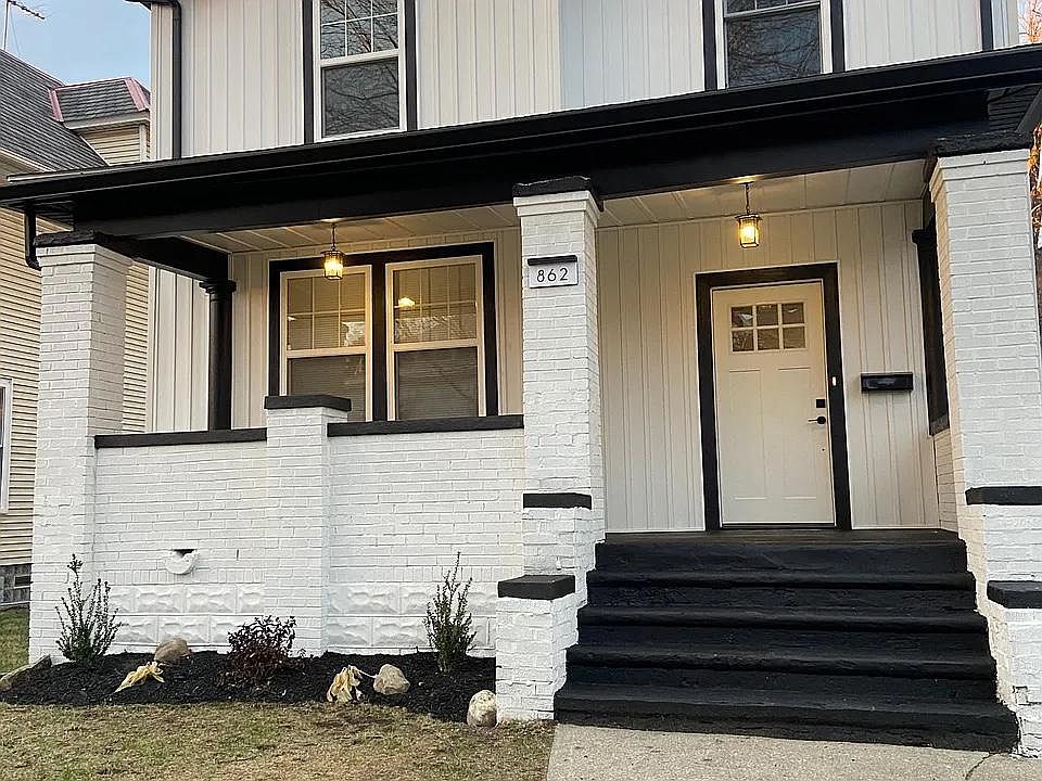 1st image of 862 W Rich St