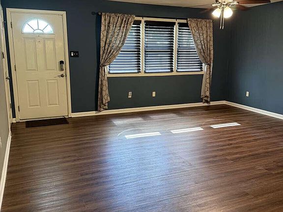 3rd image of 1759 Longwood Drive