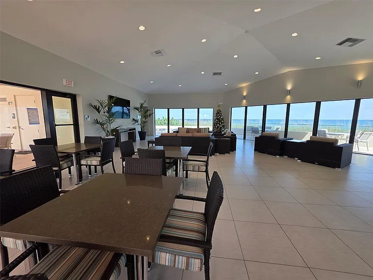 5550 N Ocean Dr — Photo 48