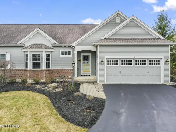 5 Meldon Court, Mechanicville, NY 12118