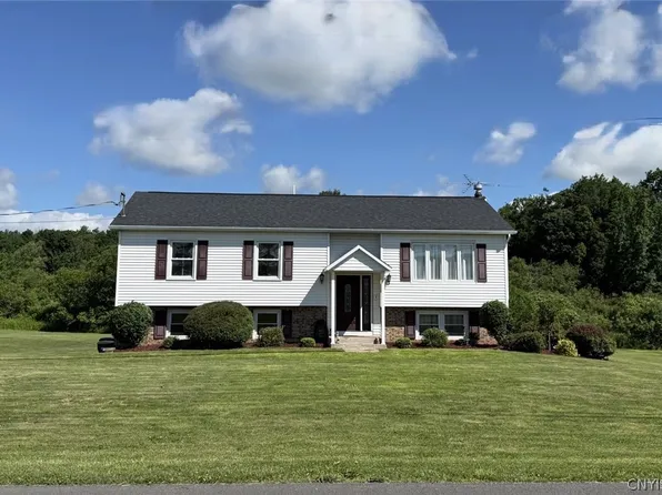 6905 Fairway Dr, Westmoreland, NY 13490