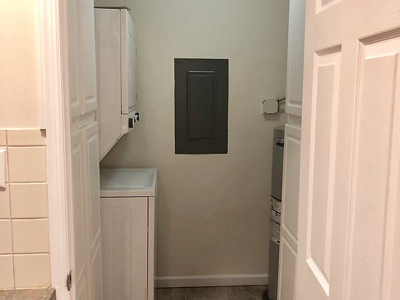 Laundry room/ walk in pantry
