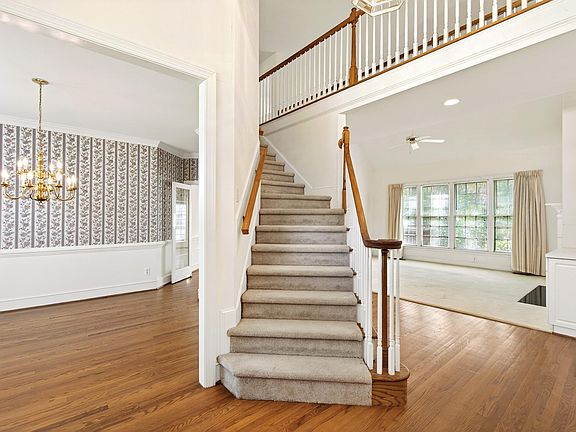 4th image of 913 Tanworth Dr