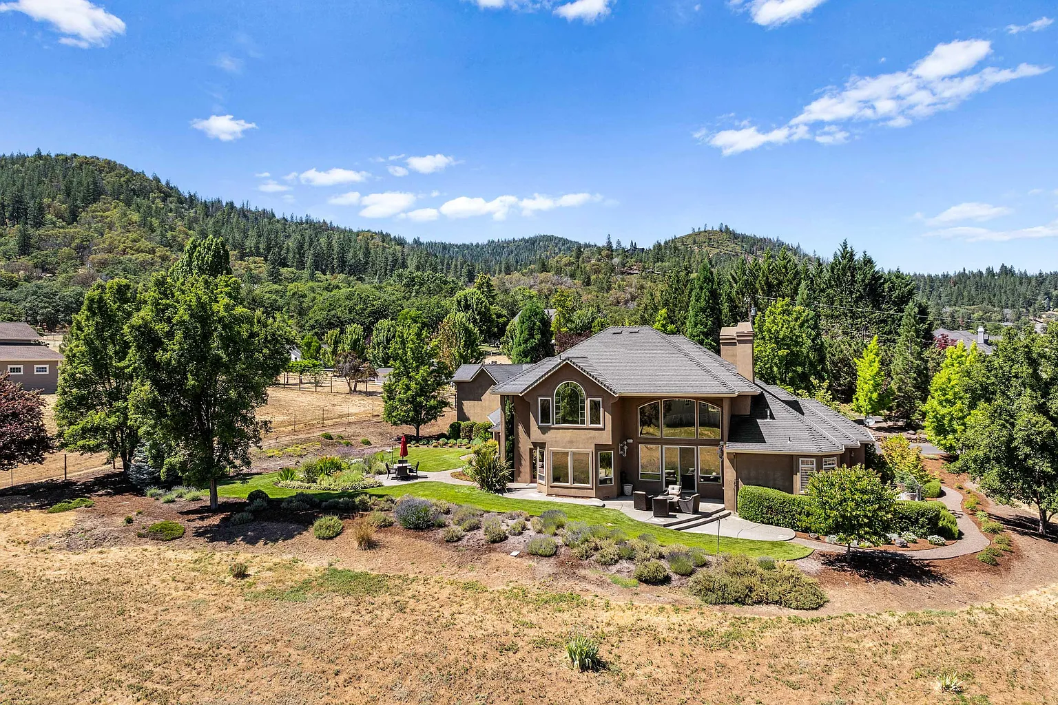 3944 Jonathan Way photo 1