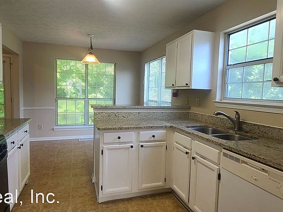 5th image of 2821 Sweet Oaks Ct