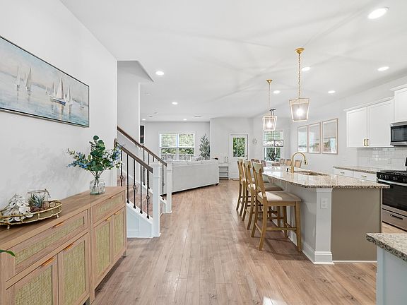 4th image of 2126 Colson Ln