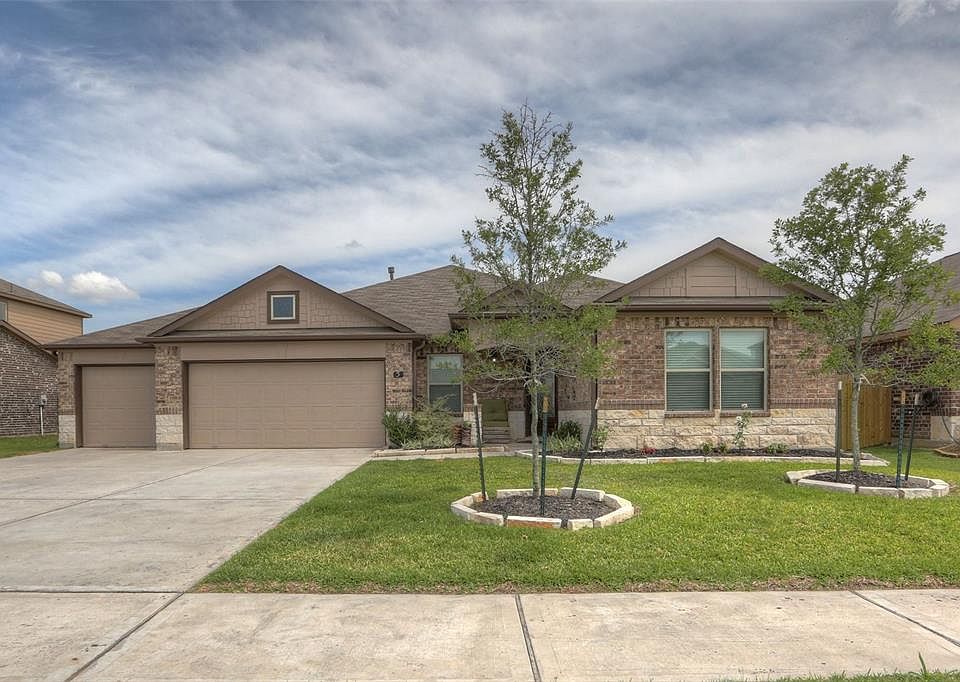 1st image of 5 Indian Palms Dr