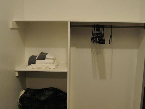 4th image of 9098 S Blackhawk Dr