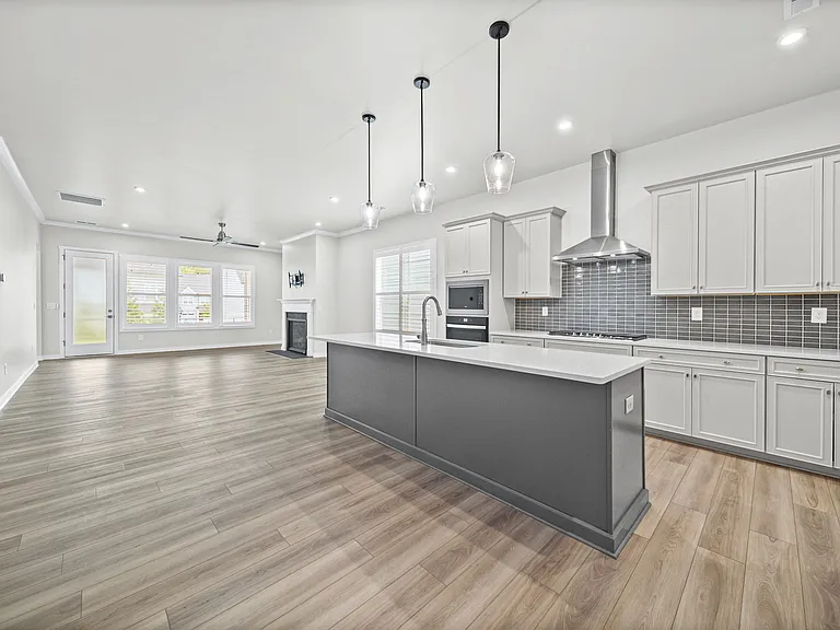 8016 Brookbank Dr — Photo 3