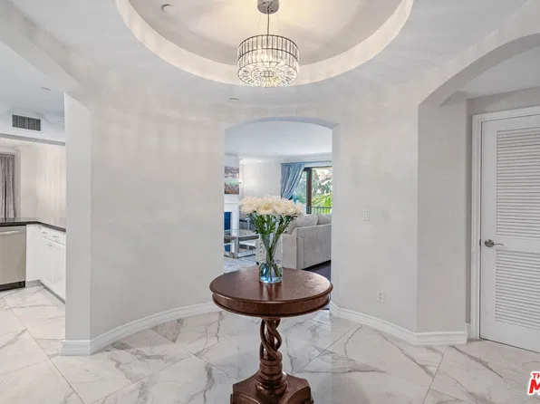 122 N Clark Dr APT 301, Los Angeles, CA 90048