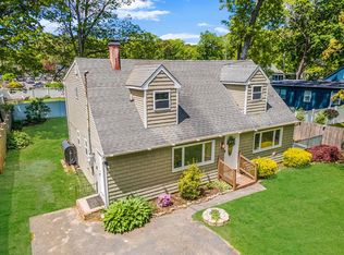 218 Beaver Dr, Mastic Beach, NY 11951