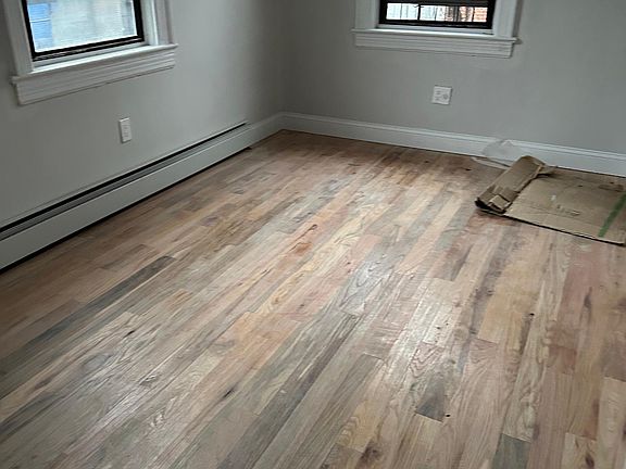 4th image of 833 E 232nd St #1