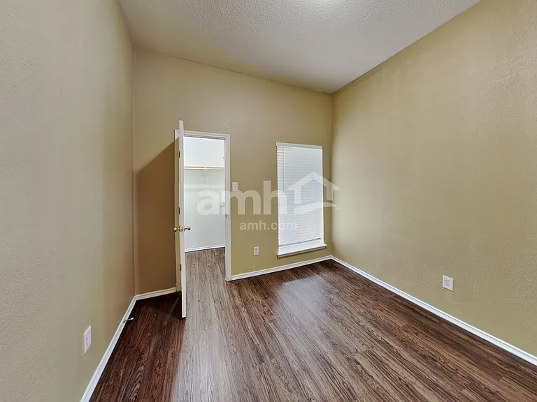 432 Round Rock Rd — Photo 15