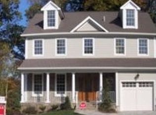 2131 Hilltop Pl, Falls Church, VA 22043