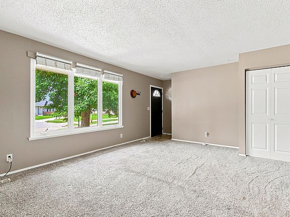 5th image of 4085 Kings Ct