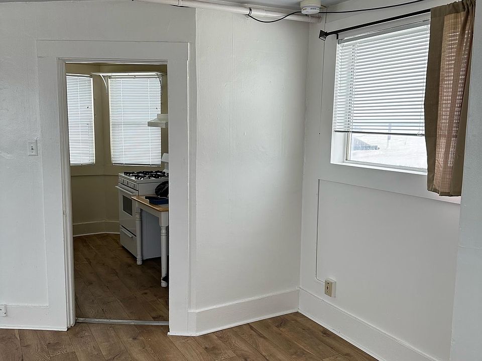 2nd image of 604 Lighthouse Ave