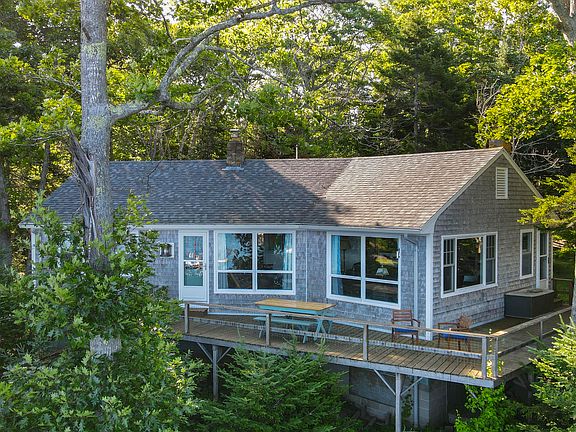 3rd image of 51 Roderick Road