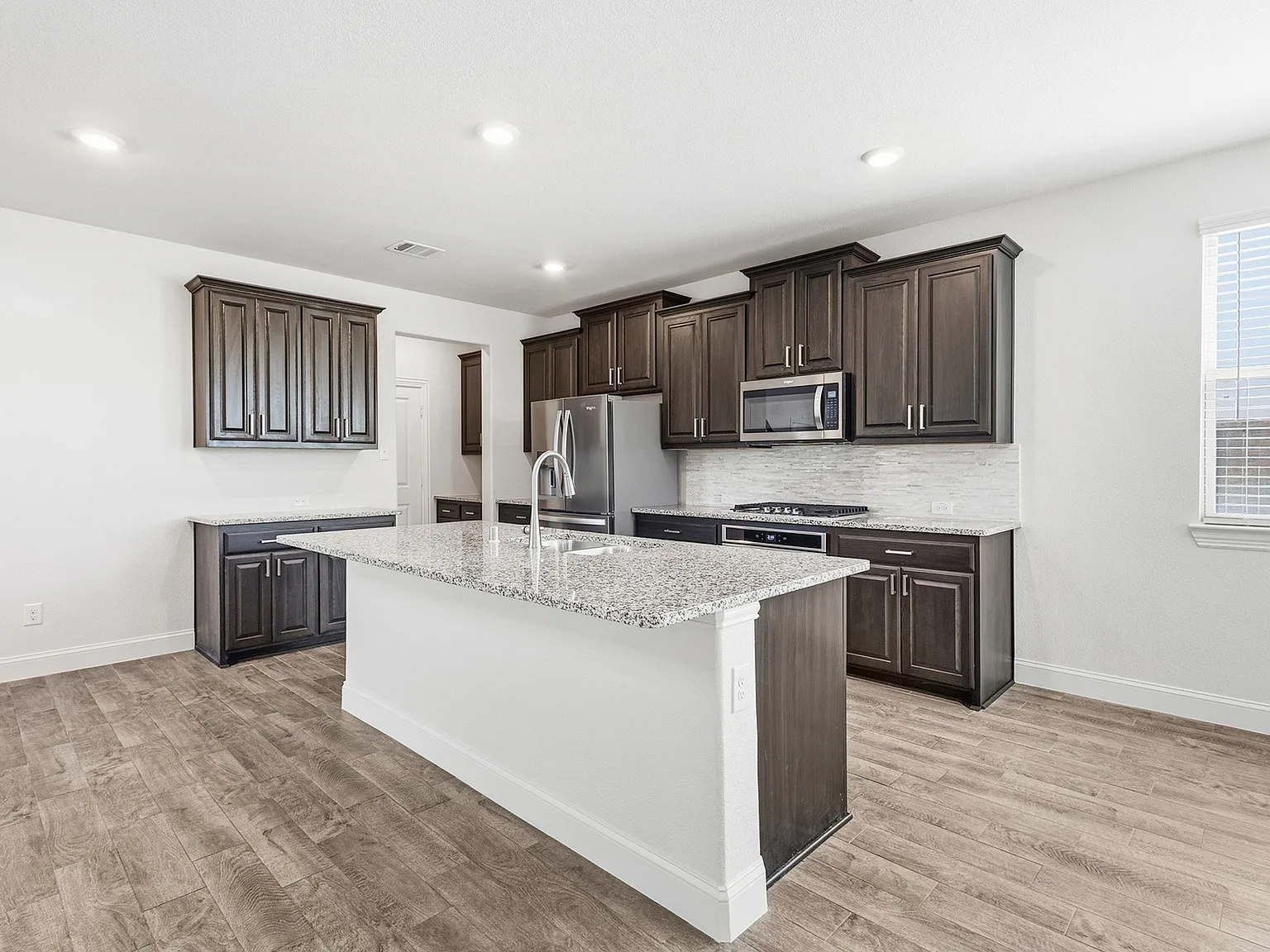 4 bed, 2256 sqft, $3,200 — Photo 1