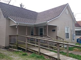 404 W Helen Ave, Christopher, IL 62822