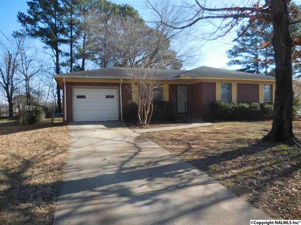3604 Dawnwood Dr NW, Huntsville, AL 35810