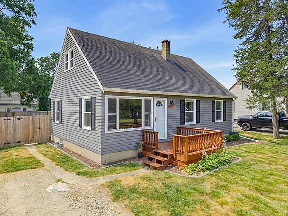 2nd image of 34903 Parkway Dr
