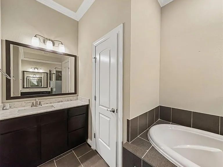 6005A Kansas St — Photo 27
