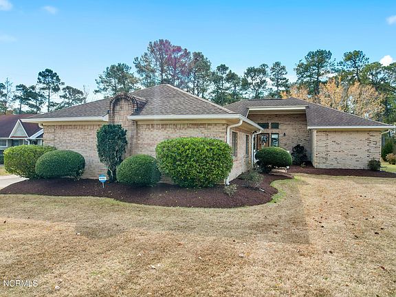 3rd image of 77 Country Club Drive
