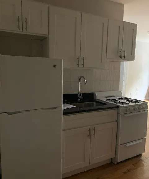 208 Thompson St #6 — Photo 6
