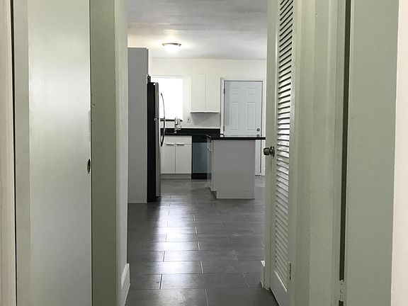 5th image of 103-12506 NE 4th Ave APT 103
