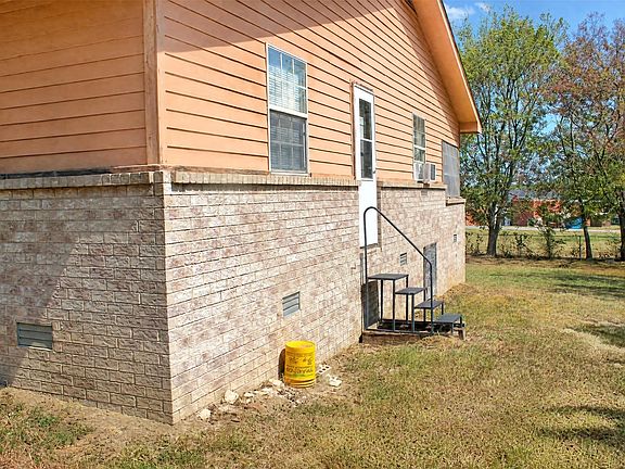 2nd image of 463 W 10th St