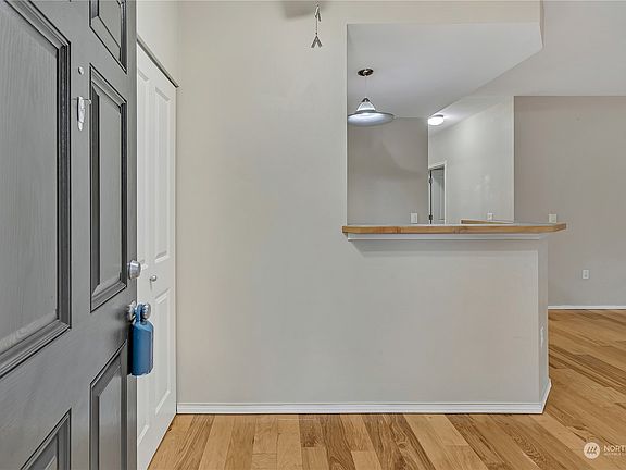 3rd image of 1039 61st Street SE #106
