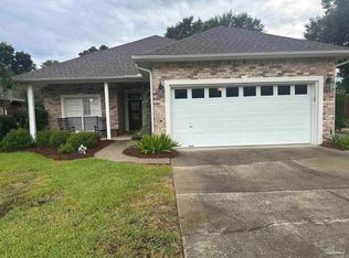 5924 Hermitage Dr, Pensacola, FL 32504