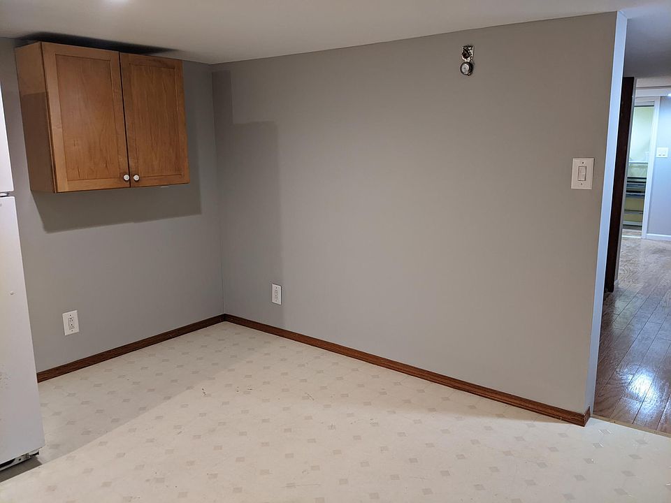 1st image of 4906 W Hutchinson St #Basement