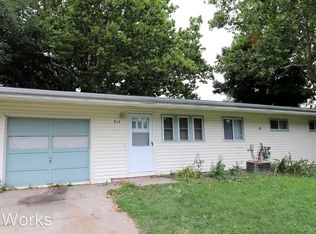 612 Eastborough Ln, Lincoln, NE 68505